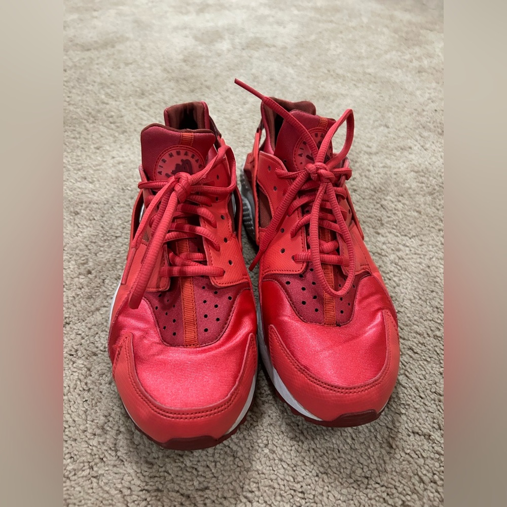Red huarache women’s shoe
